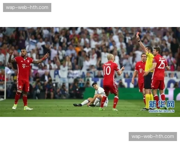 欧冠四分之一决赛首回合,拜仁慕尼黑主场1-1战平阿森纳。 欧冠四分之一决赛首回合,拜仁慕尼黑主场1-1战平阿森纳。